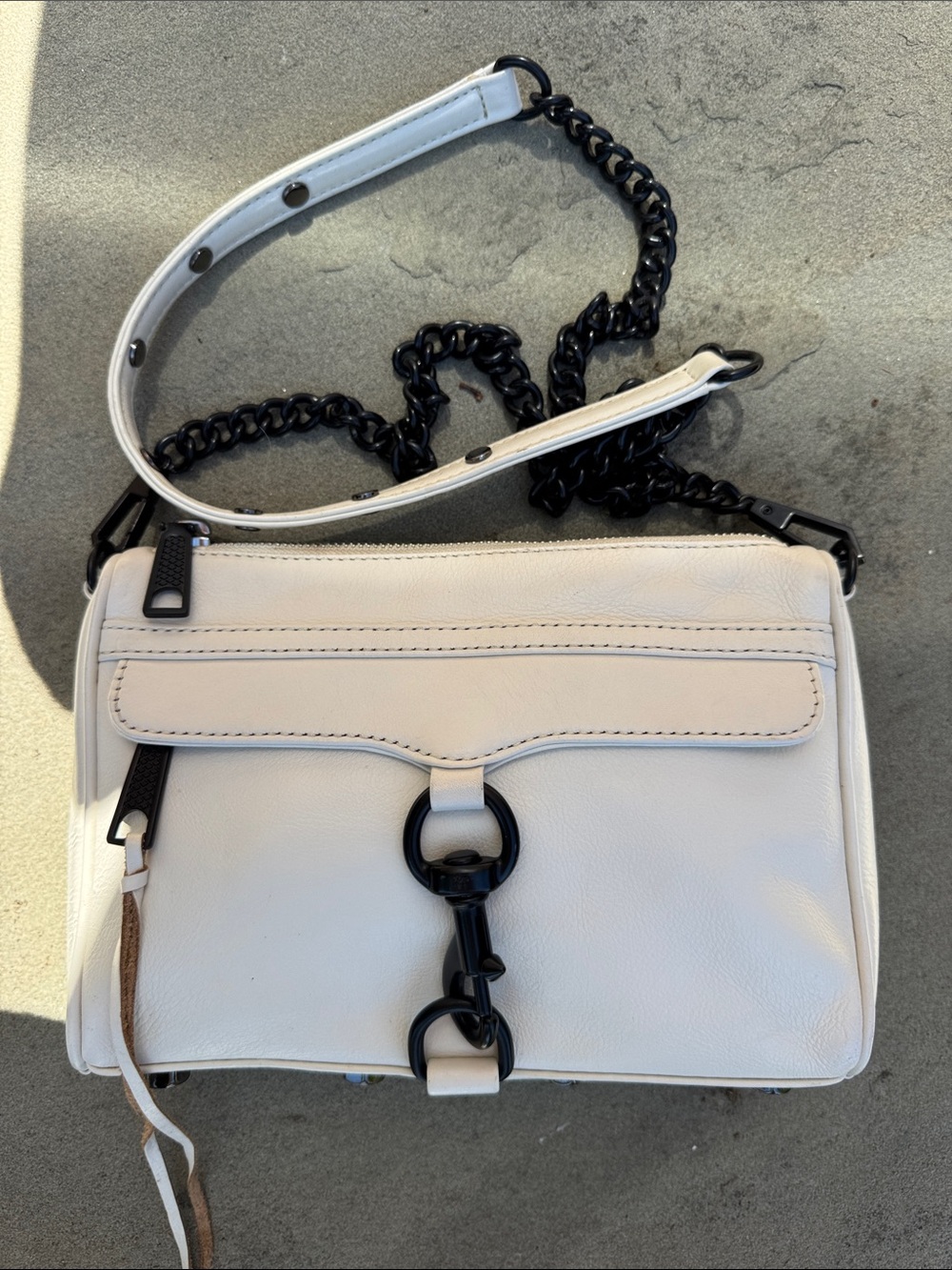 REBECCA MINKOFF WHITE LEATHER BLACK METAL CHAIN CROSSBODY MESSENGER BAG PURSE